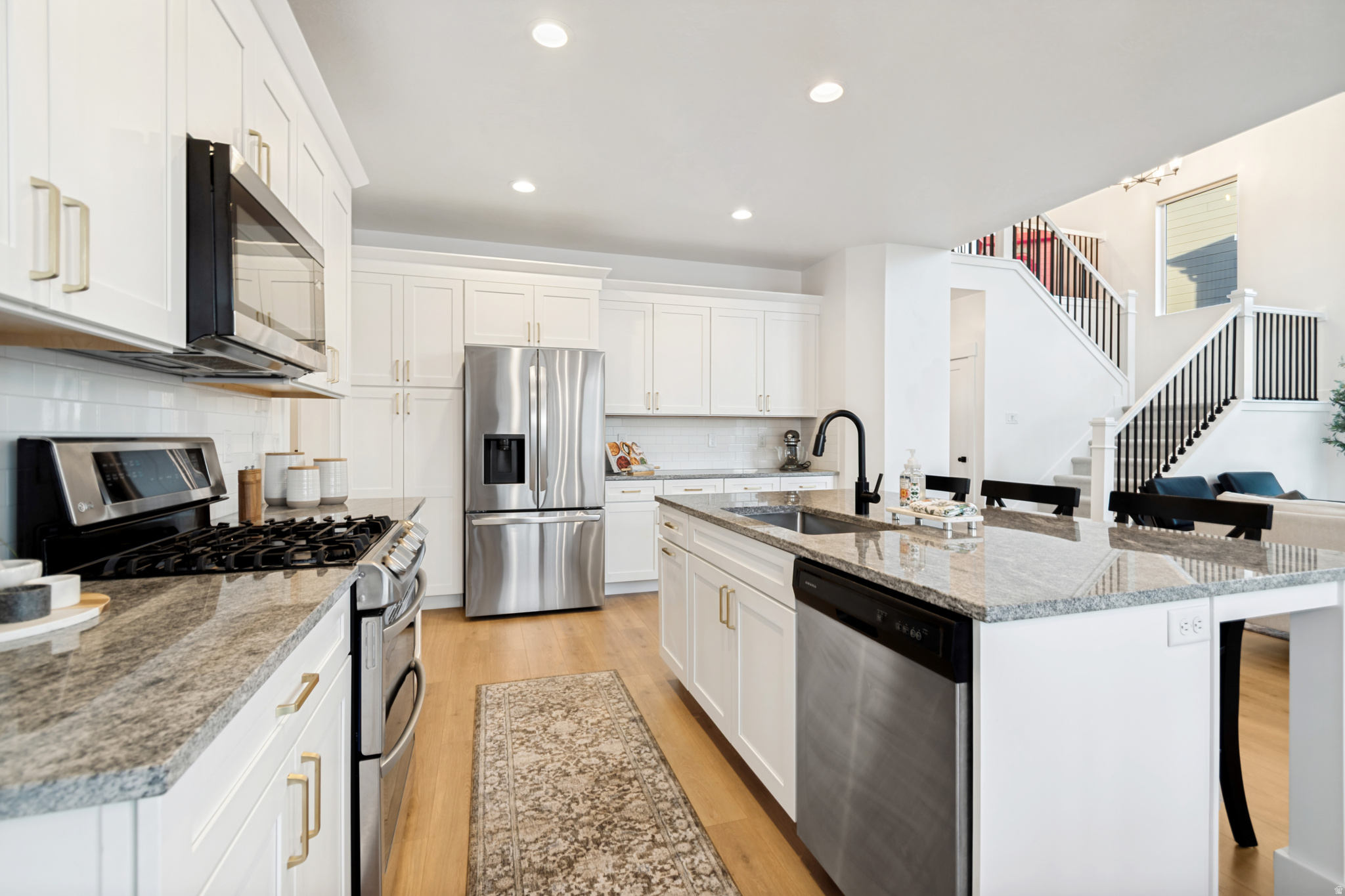 MOUNTAIN RIDGE - Residential