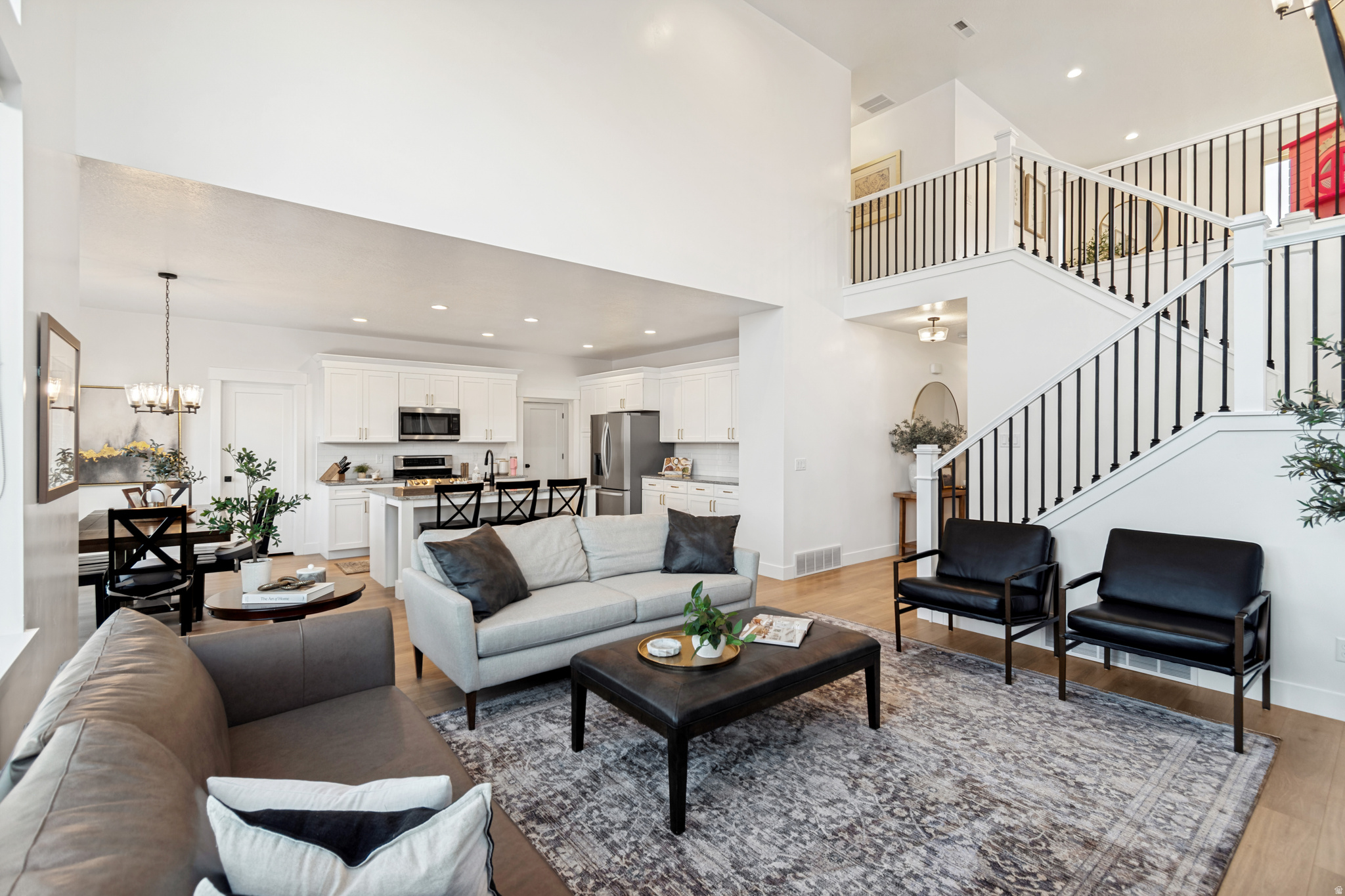 MOUNTAIN RIDGE - Residential