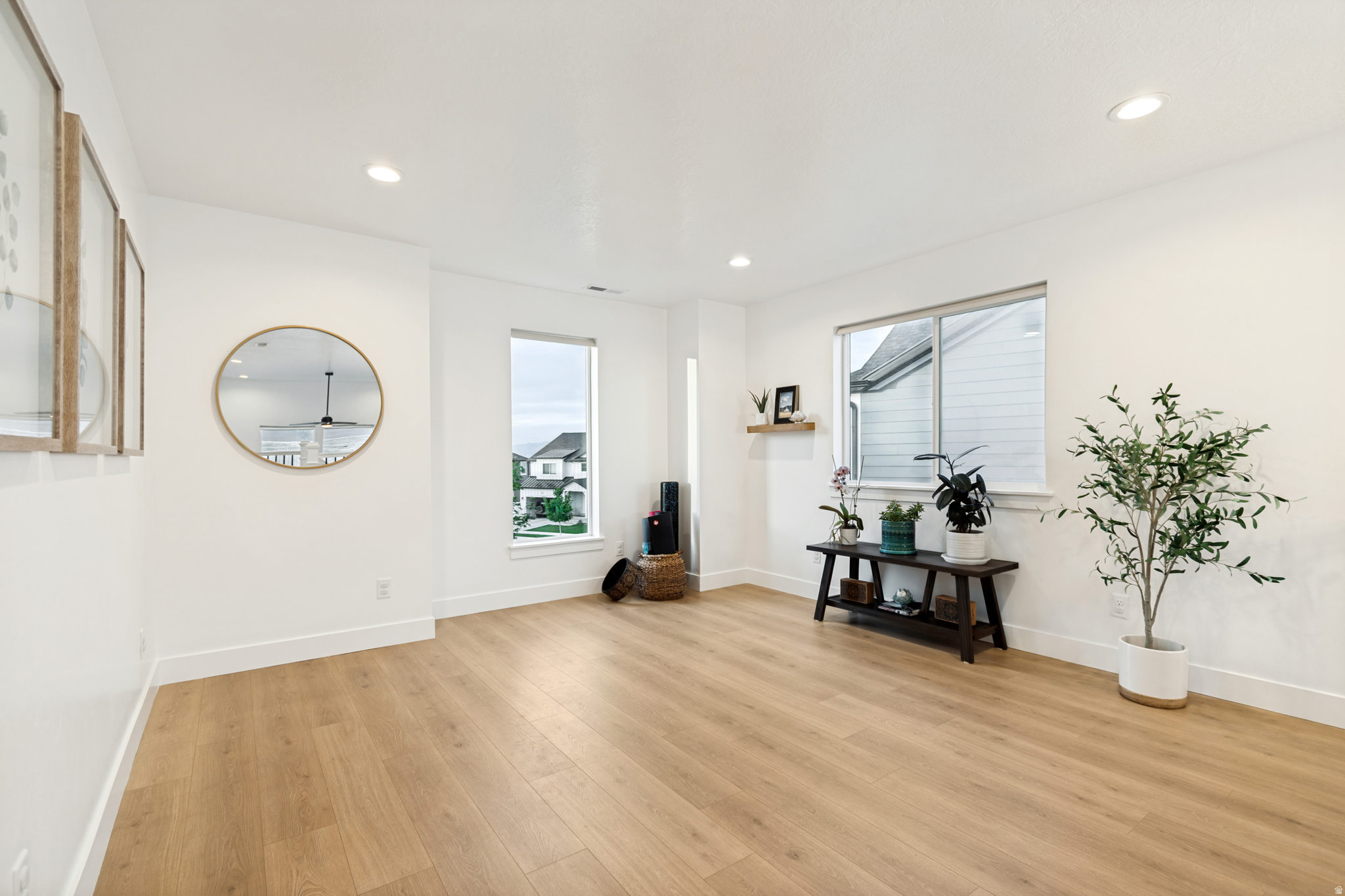 MOUNTAIN RIDGE - Residential