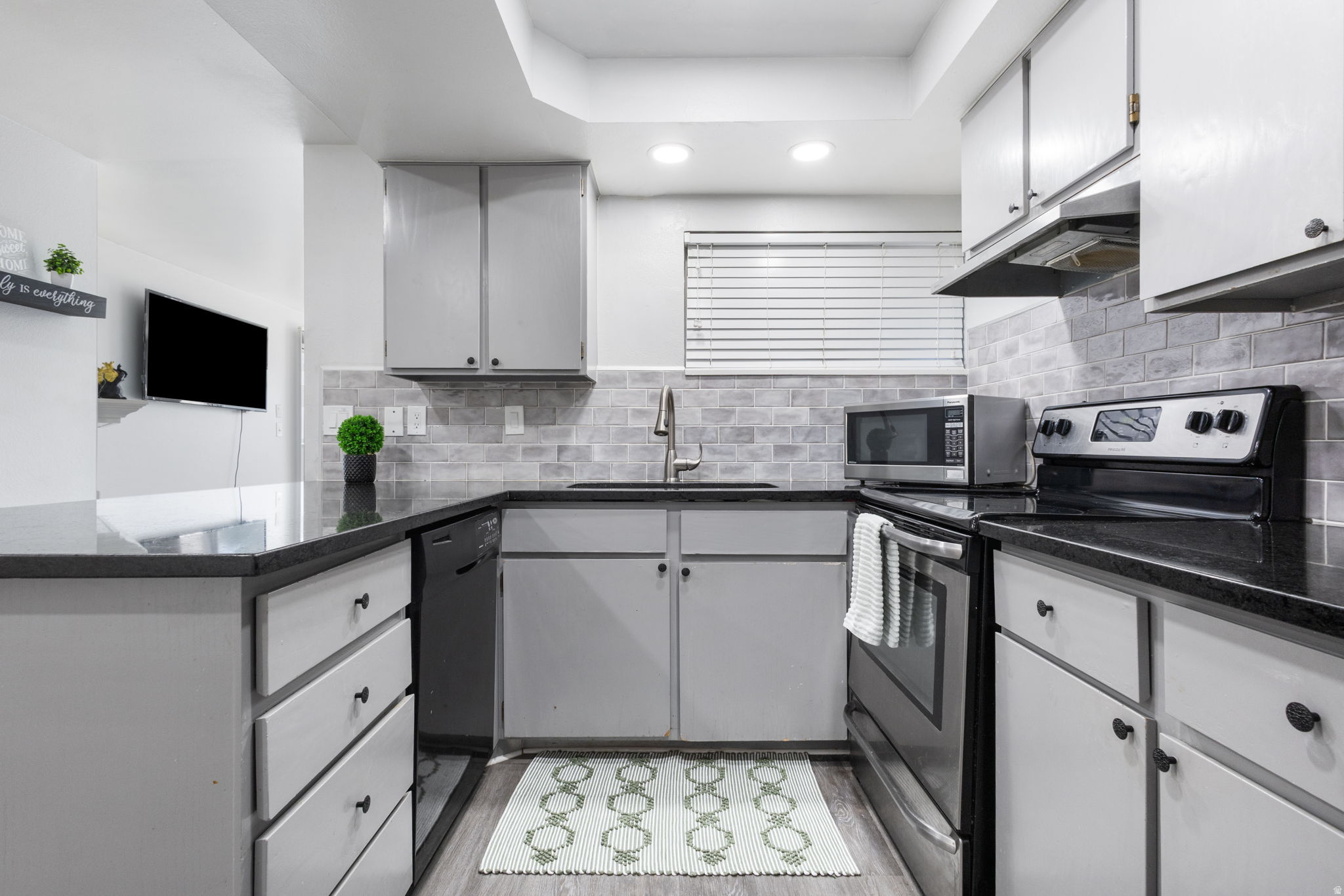 WOOD POINT CONDO - Residential