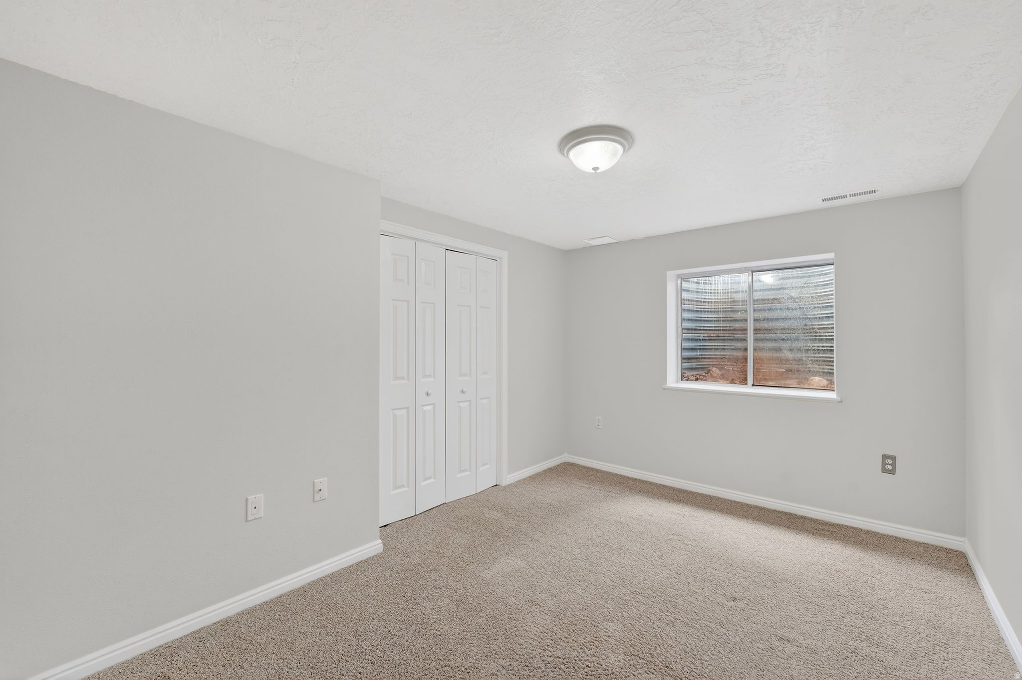 INTERNATIONAL ESTATES - Residential