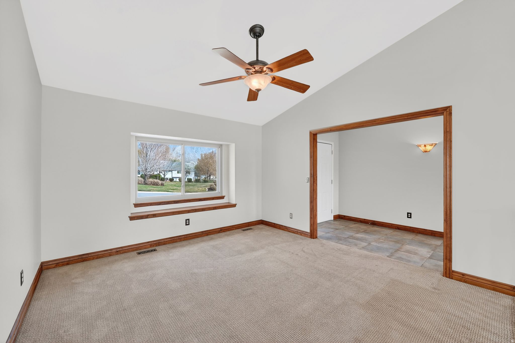 INTERNATIONAL ESTATES - Residential