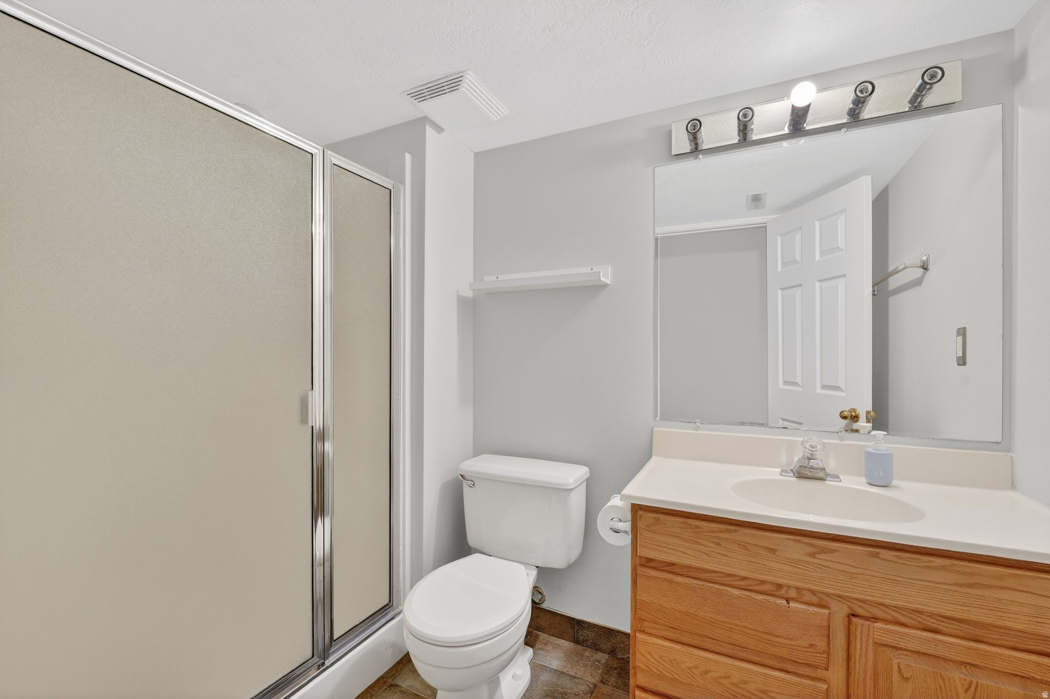 INTERNATIONAL ESTATES - Residential