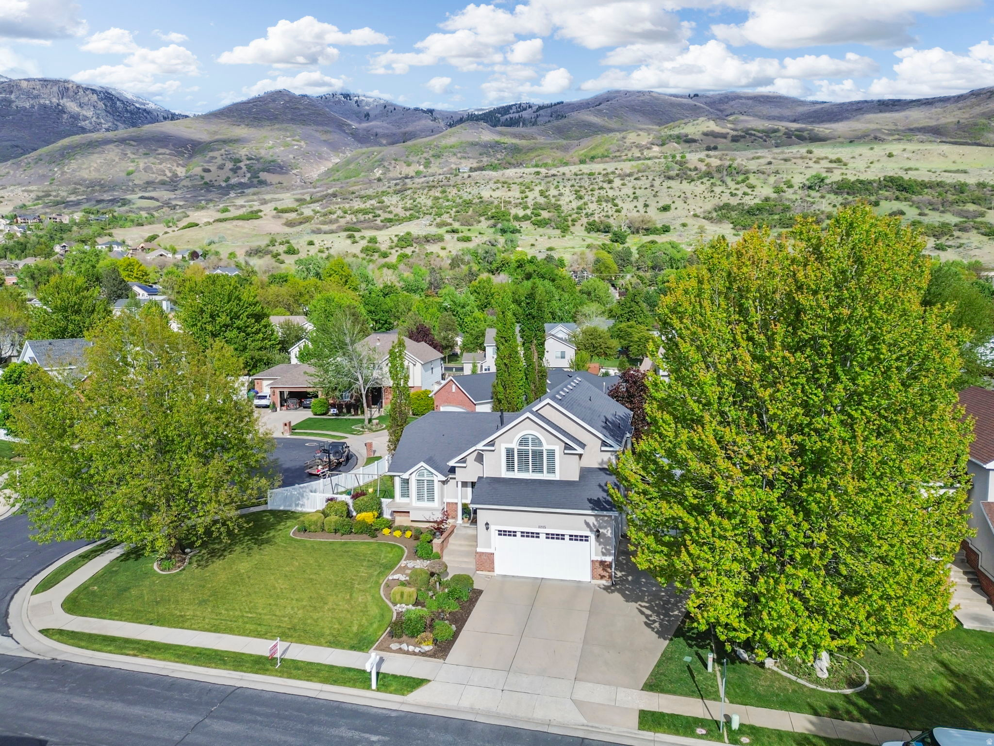 CAVE HOLLOW - Residential