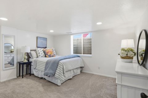Tiny photo for 1215 S CAVE HOLLOW LN E, Farmington, UT 84025 (MLS # 2154084)
