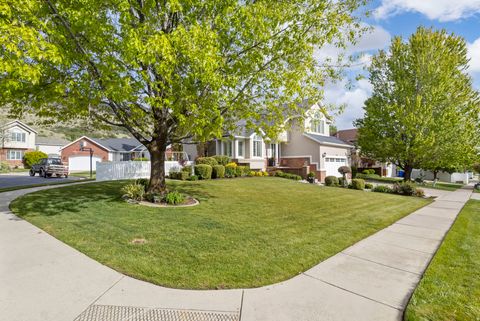 Tiny photo for 1215 S CAVE HOLLOW LN E, Farmington, UT 84025 (MLS # 2154084)