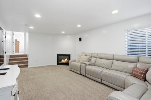 Tiny photo for 1215 S CAVE HOLLOW LN E, Farmington, UT 84025 (MLS # 2154084)