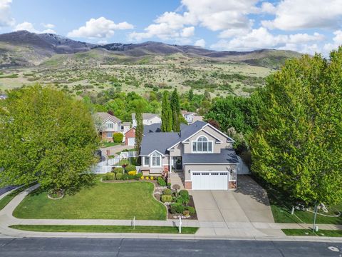 Tiny photo for 1215 S CAVE HOLLOW LN E, Farmington, UT 84025 (MLS # 2154084)