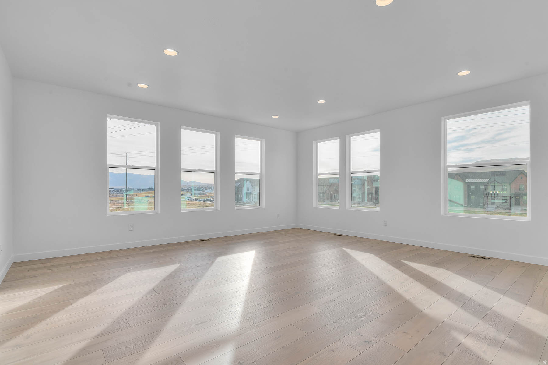 HOLBROOK E VILLAS 607 - Residential