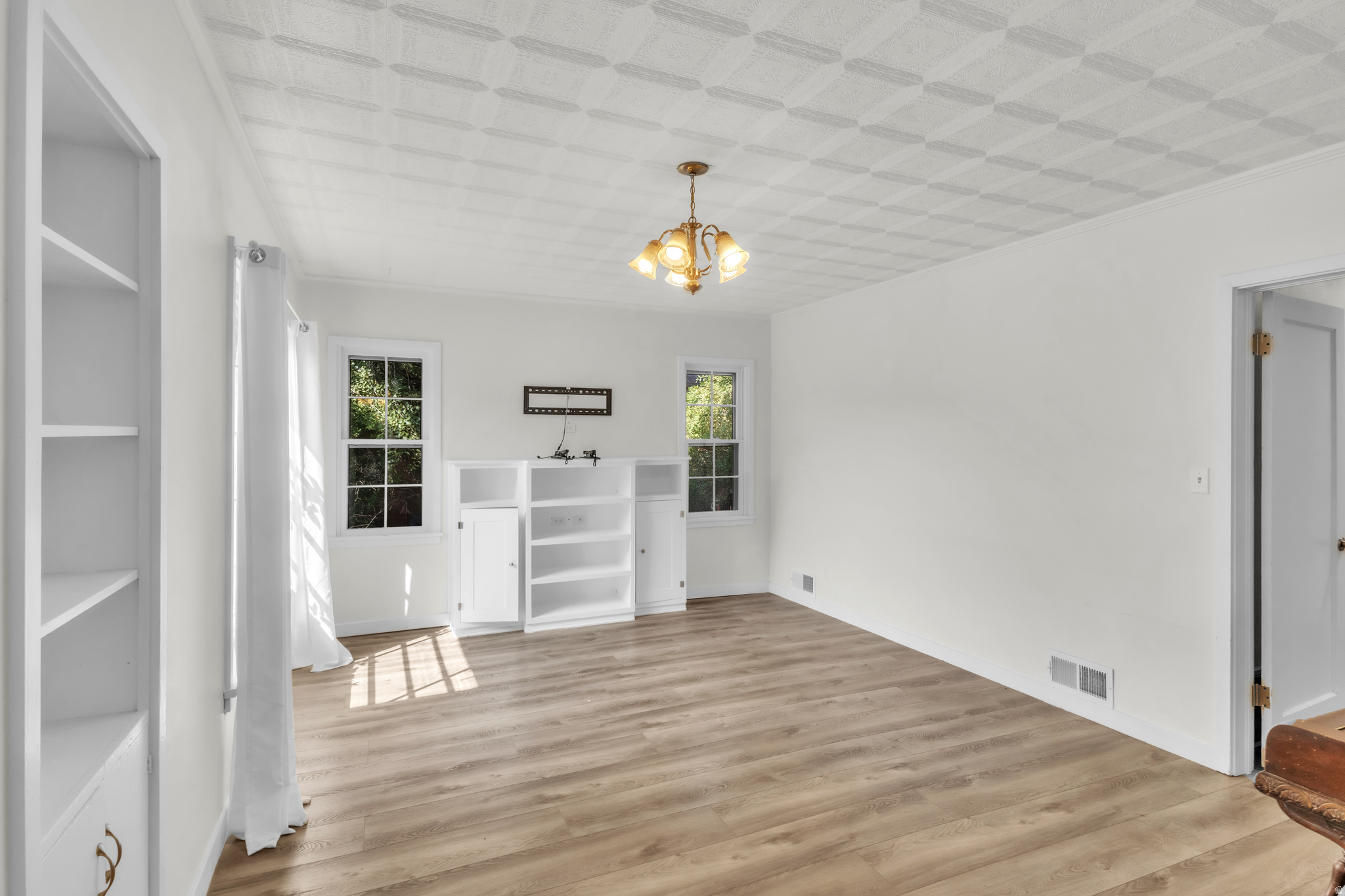 MENLOVE - Residential