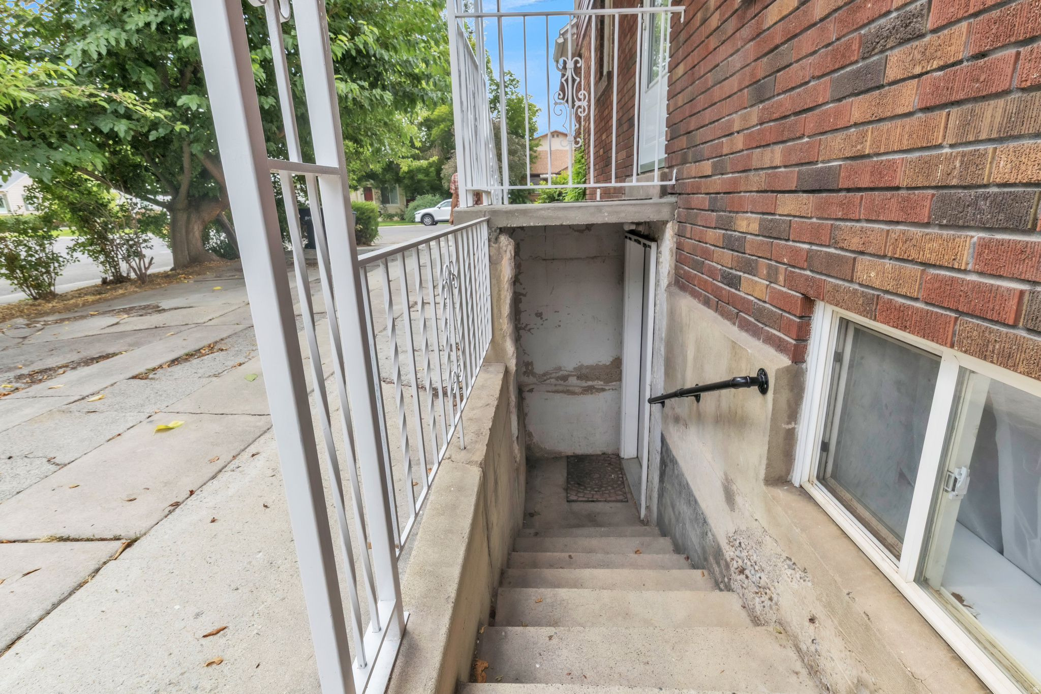 MENLOVE - Residential