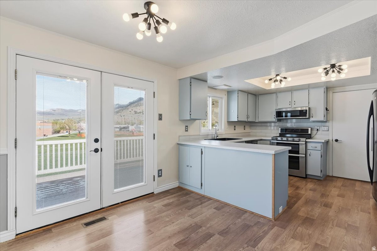 IMPERIAL ESTATES - Residential