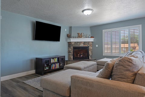 Tiny photo for 787 W 2000 N, West Bountiful, UT 84087 (MLS # 2171194)