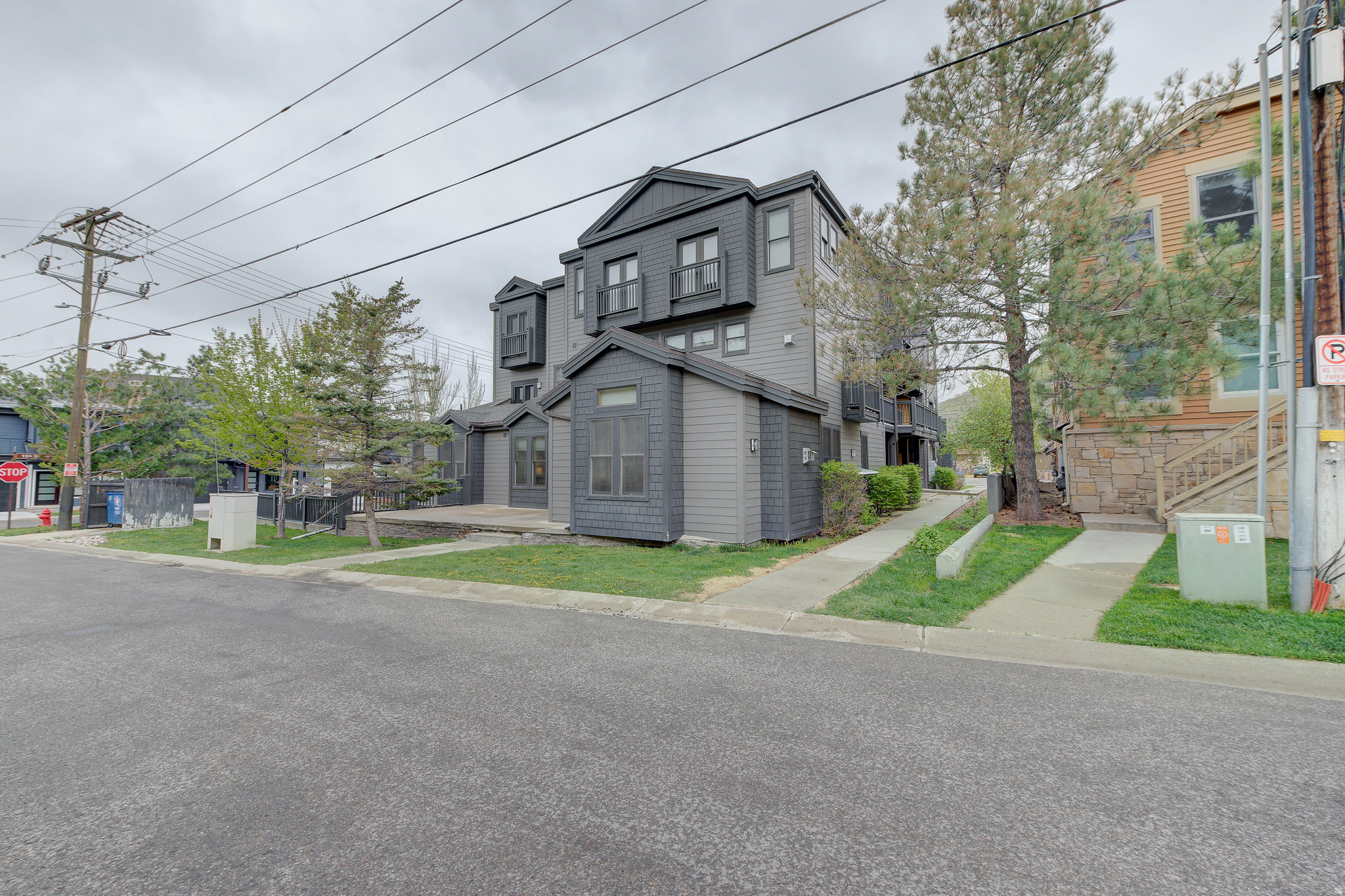 MOOSE LODGE - Residential