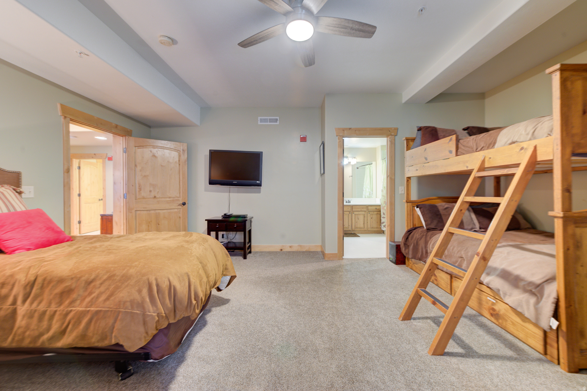 MOOSE LODGE - Residential