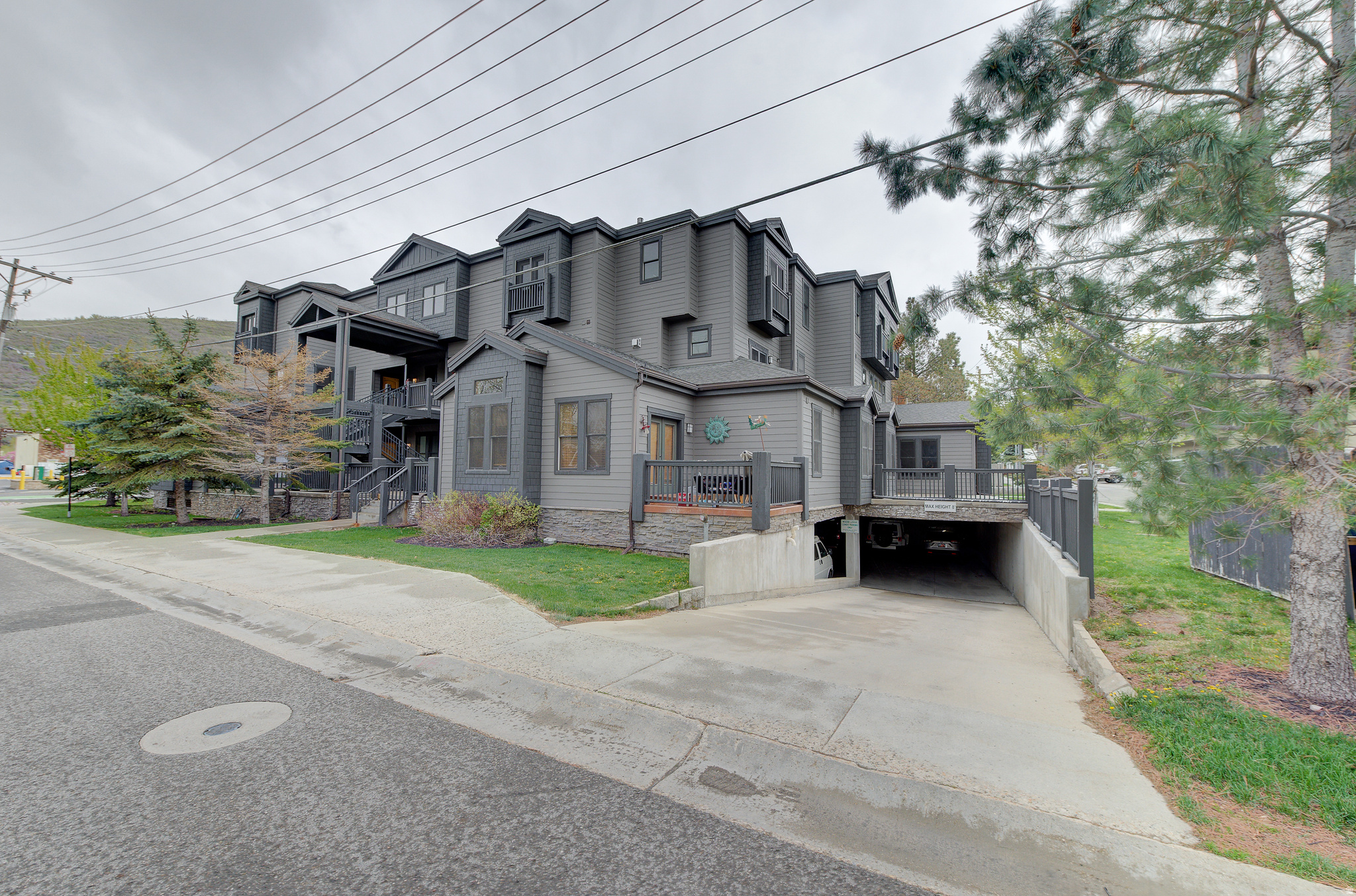 MOOSE LODGE - Residential