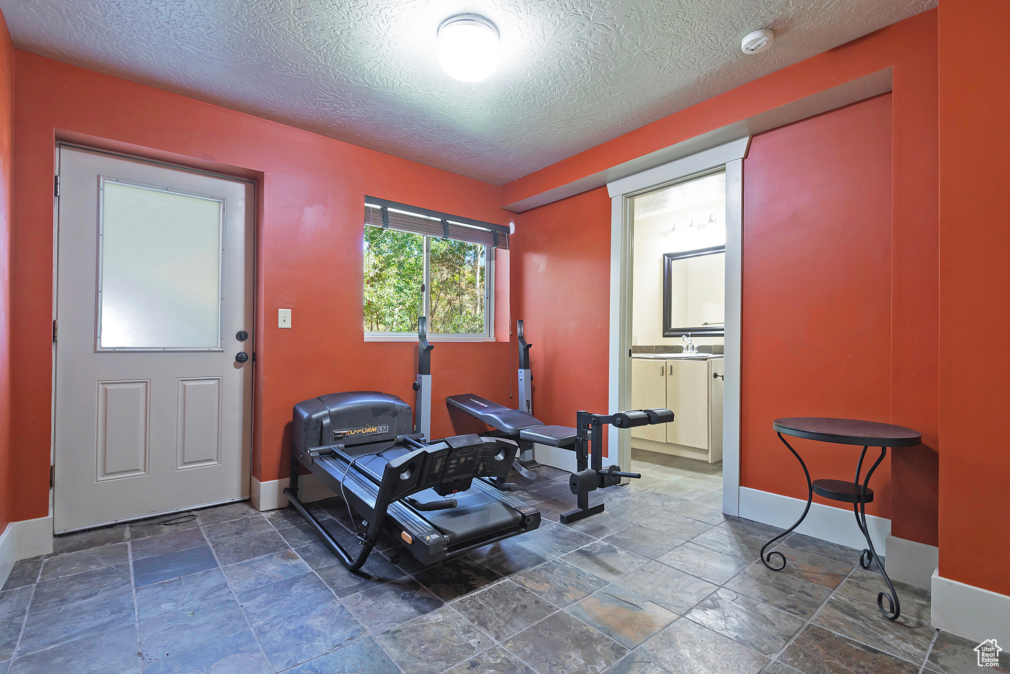 EMIGRATION PLACE - Residential