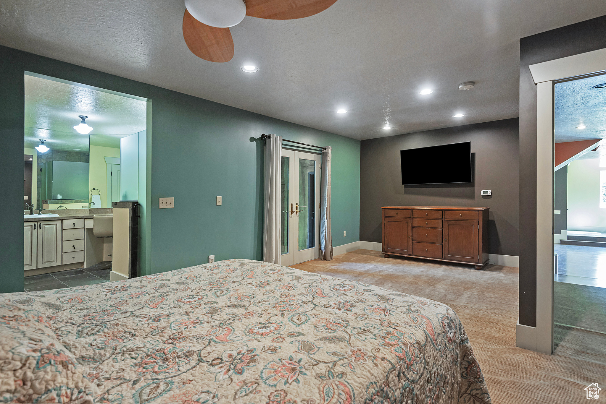 EMIGRATION PLACE - Residential