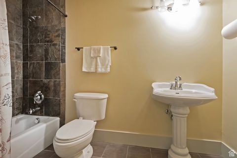 Tiny photo for 4436 E KENBRIDGE CT. Ct, Salt Lake City, UT 84108 (MLS # 2104781)