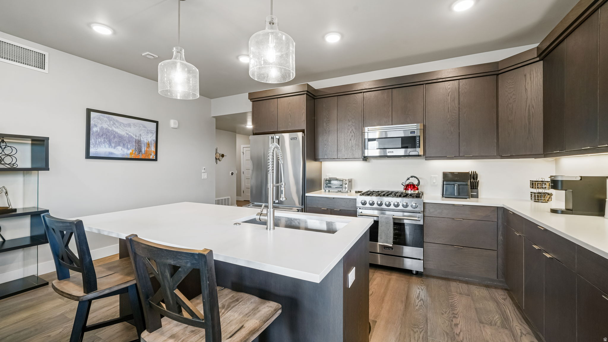 MAYFLOWER LAKESIDE - Residential