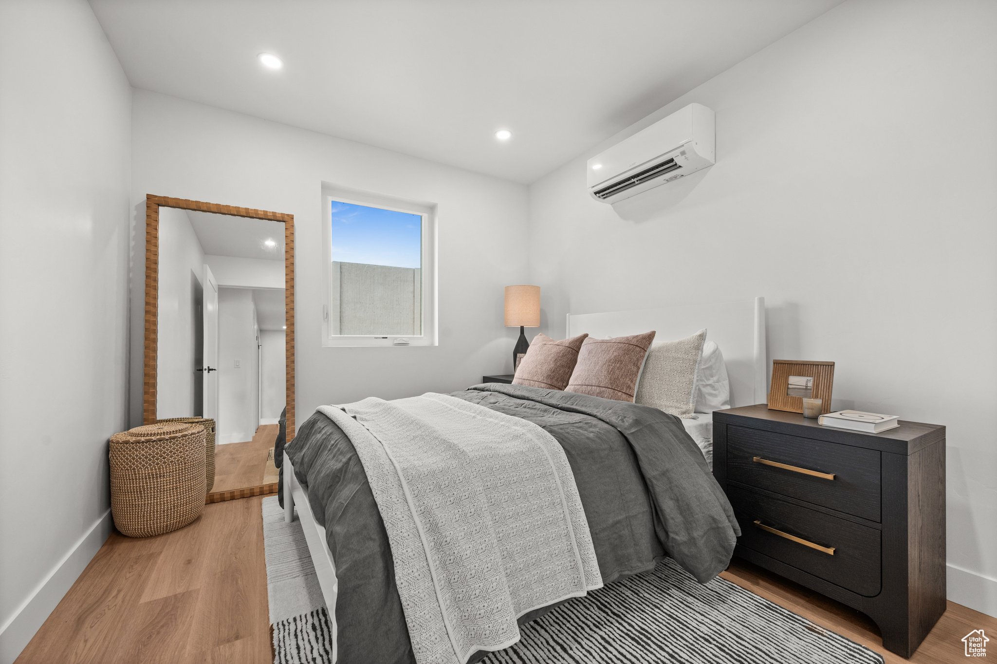 WOODLAND COMMONS - Residential