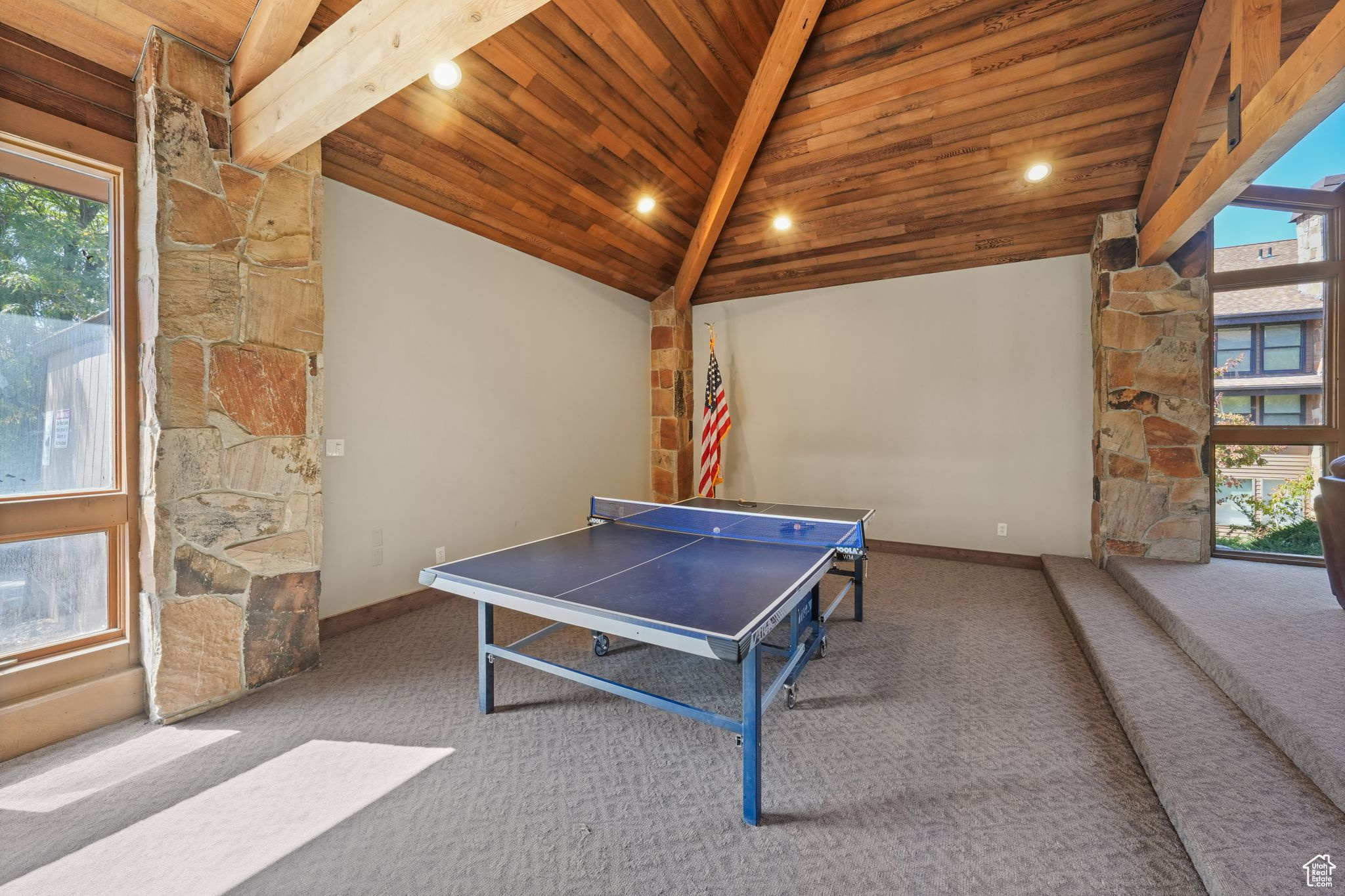 WOLF LODGE - Residential