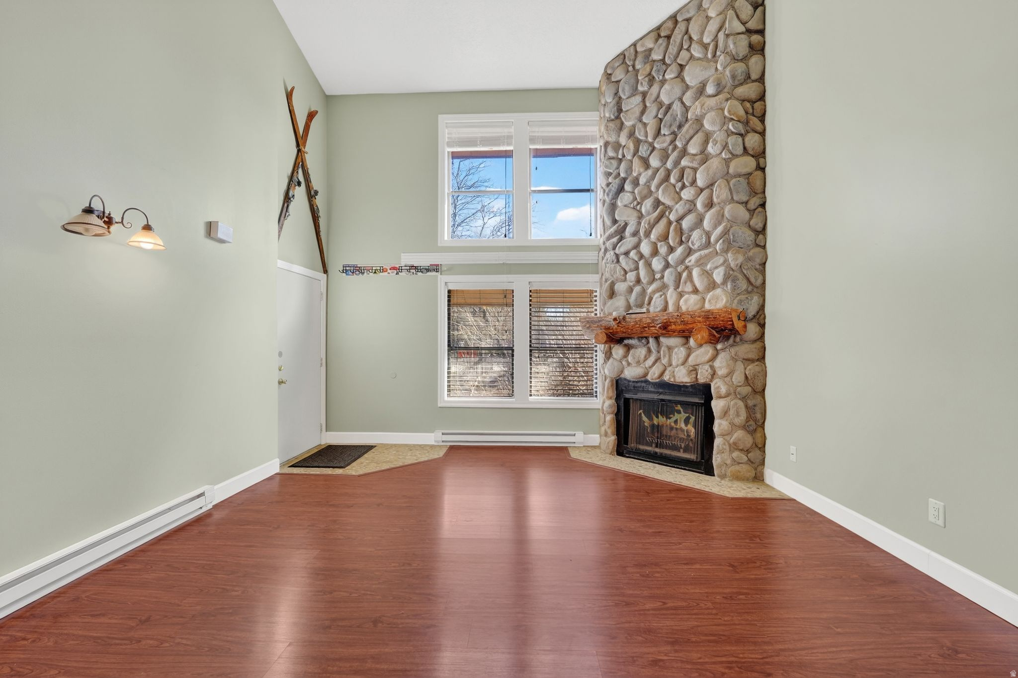 WOLF LODGE - Residential