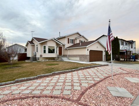 Photo of 1443 W 600 N, Pleasant Grove, UT 84062 (MLS # 2142995)