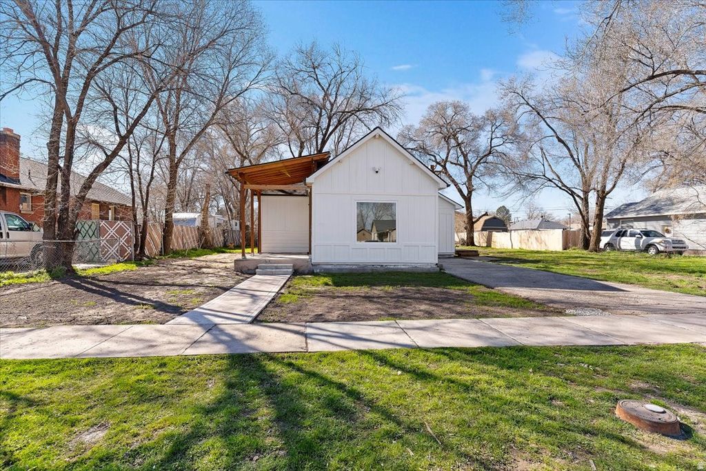 Photo of 715 W CAHOON ST, Ogden, UT 84401 (MLS # 2144183)