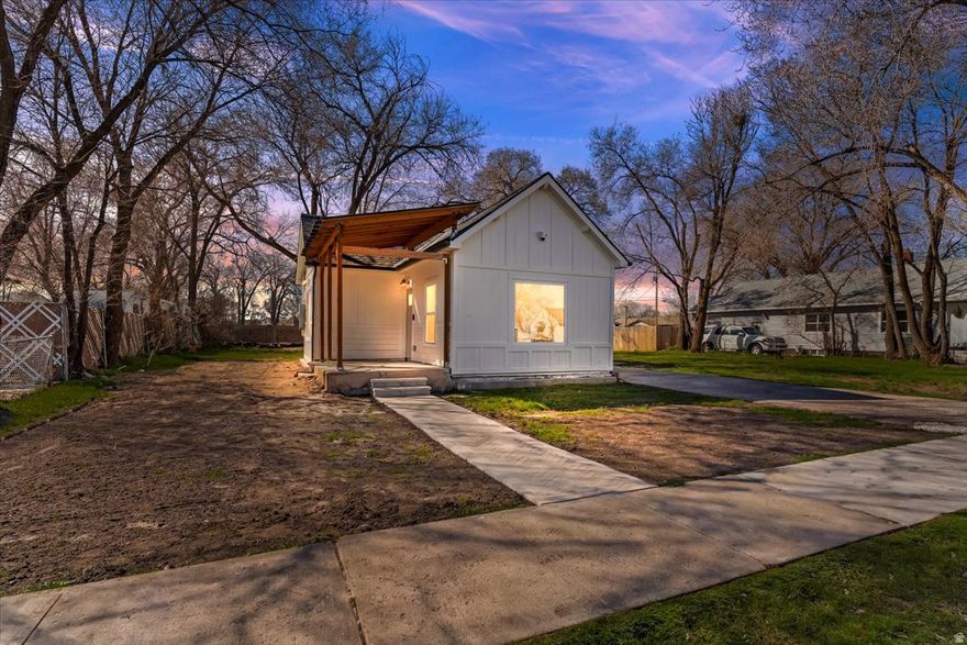 High quality remodeled home on a quiet street, close to southbound freeway access, shopping and restaurants. Don't let the build date fool you. The only original parts of this home are the surrounding 2x4's. Even the foundation is new all the way up to the roof trusses. Owner is a general contractor who takes great pride in the quality of his work. Heating and cooling is several mini split systems for maximum efficiency. Come see this home today.  Square footage figures are provided as a courtesy estimate only and were obtained from county records. Buyer is advised to obtain an independent measurement.
