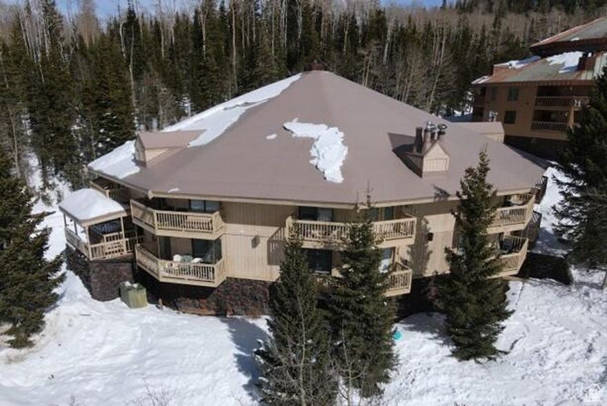 This unit in particular is less than a half a mile from the closest ski lift! Brian Head has plenty of activities to offer year-round including; cross country skiing, snowboarding, mountain biking, hiking, fishing, ATV trails and more.