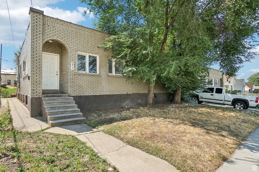 373 Franklin Street presents the opportunity to acquire a fully renovated duplex in the heart of Ogden, Utah. Each side features one bedroom and one bathroom, updated with modern finishes and in excellent condition. With strong in-place cash flow, value-add potential, and flexible seller financing available, this property is well-positioned for both seasoned investors and first-time multifamily buyers.  Media and Floor Plans link:  https://media.showingtimeplus.com/sites/bexxnge/unbranded