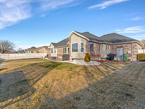 Tiny photo for 1137 W 2500 S, Syracuse, UT 84075 (MLS # 2130350)