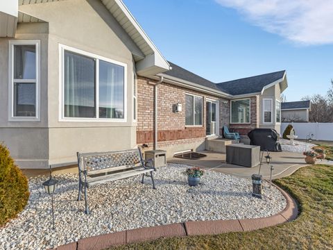 Tiny photo for 1137 W 2500 S, Syracuse, UT 84075 (MLS # 2130350)