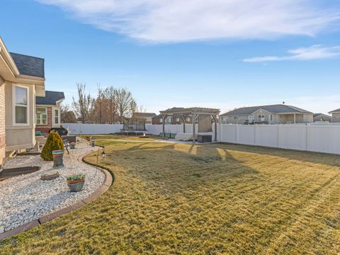 Tiny photo for 1137 W 2500 S, Syracuse, UT 84075 (MLS # 2130350)