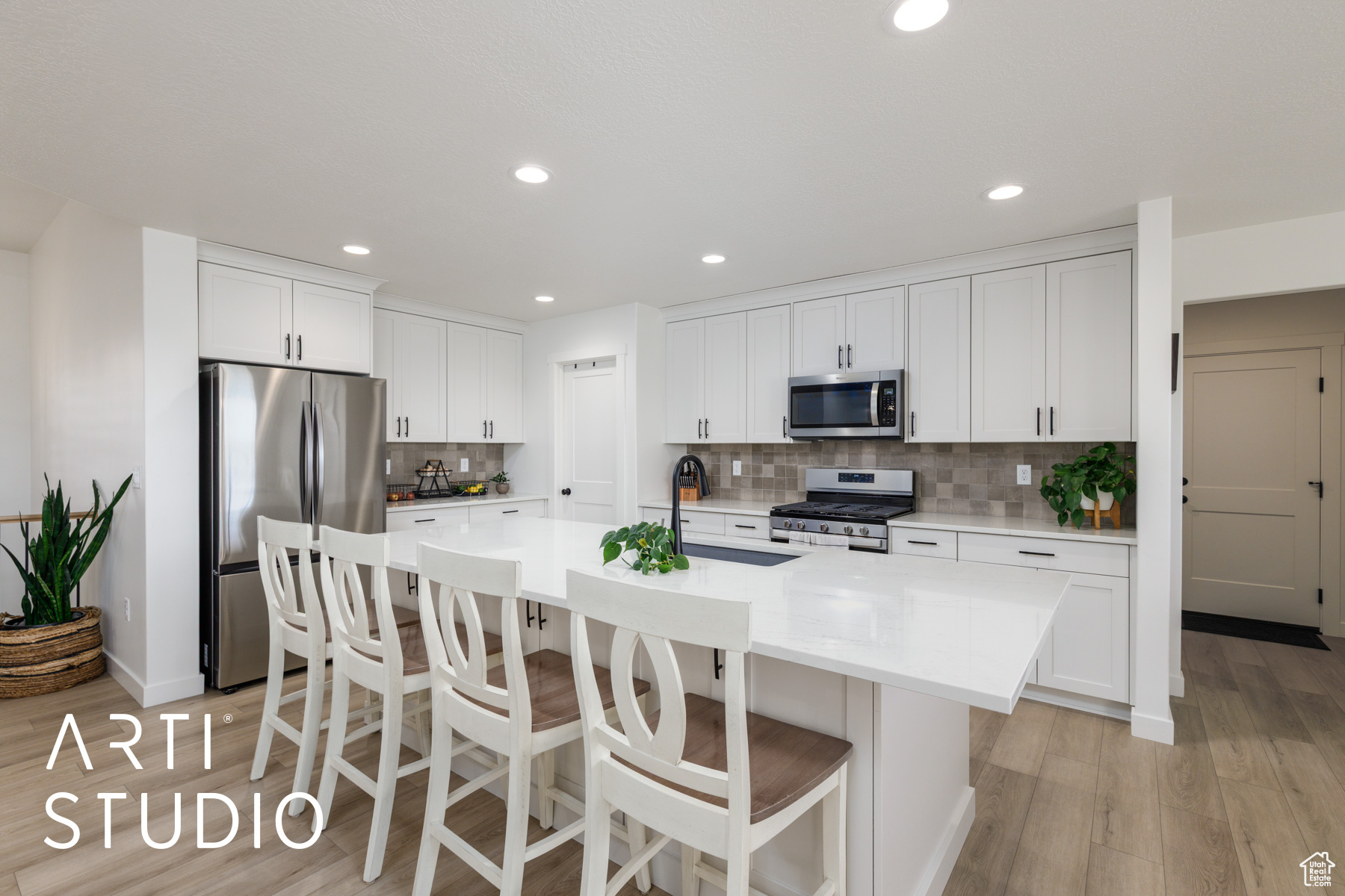 RIVER CROSSING - Residential