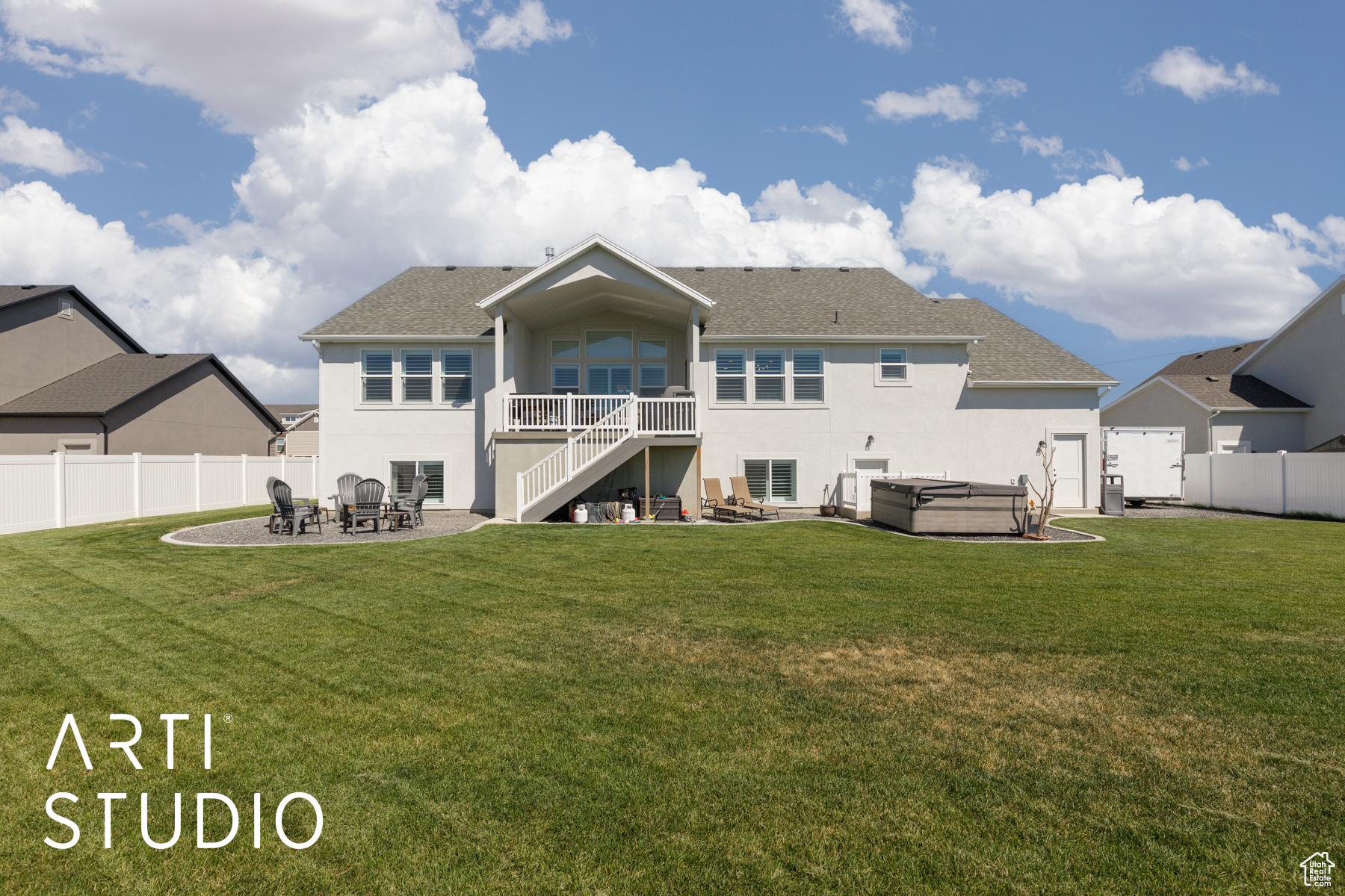 RIVER CROSSING - Residential