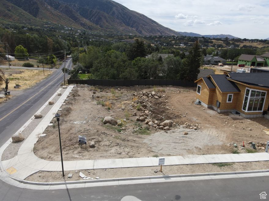 Dimple Dell Orchards is a secluded luxury home community on the edge of Dimple Dell. This lot has amazing views of the Wasatch Mountains and easy access to Dimple Dell Regional Park. You have the freedom to select your own builder and build your dream home.