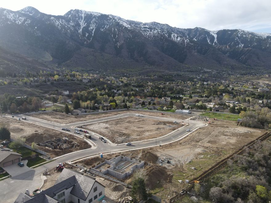 Dimple Dell Orchards is a secluded luxury home community on the edge of Dimple Dell. This lot has amazing views of the Wasatch Mountains and easy access to Dimple Dell Regional Park. You have the freedom to select your own builder and build your dream home.