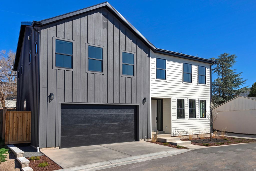 Photo of 571 S MCCLELLAND ST, Salt Lake City, UT 84102 (MLS # 2144760)