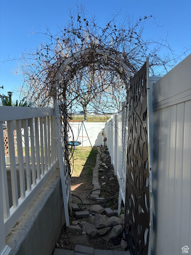 402 W Diamant Ln, Tooele, Utah image 43