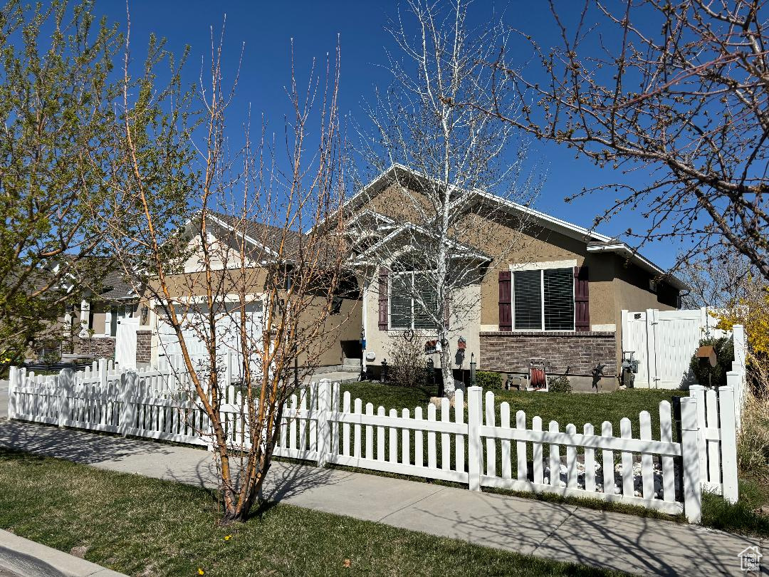 402 W Diamant Ln, Tooele, Utah image 5