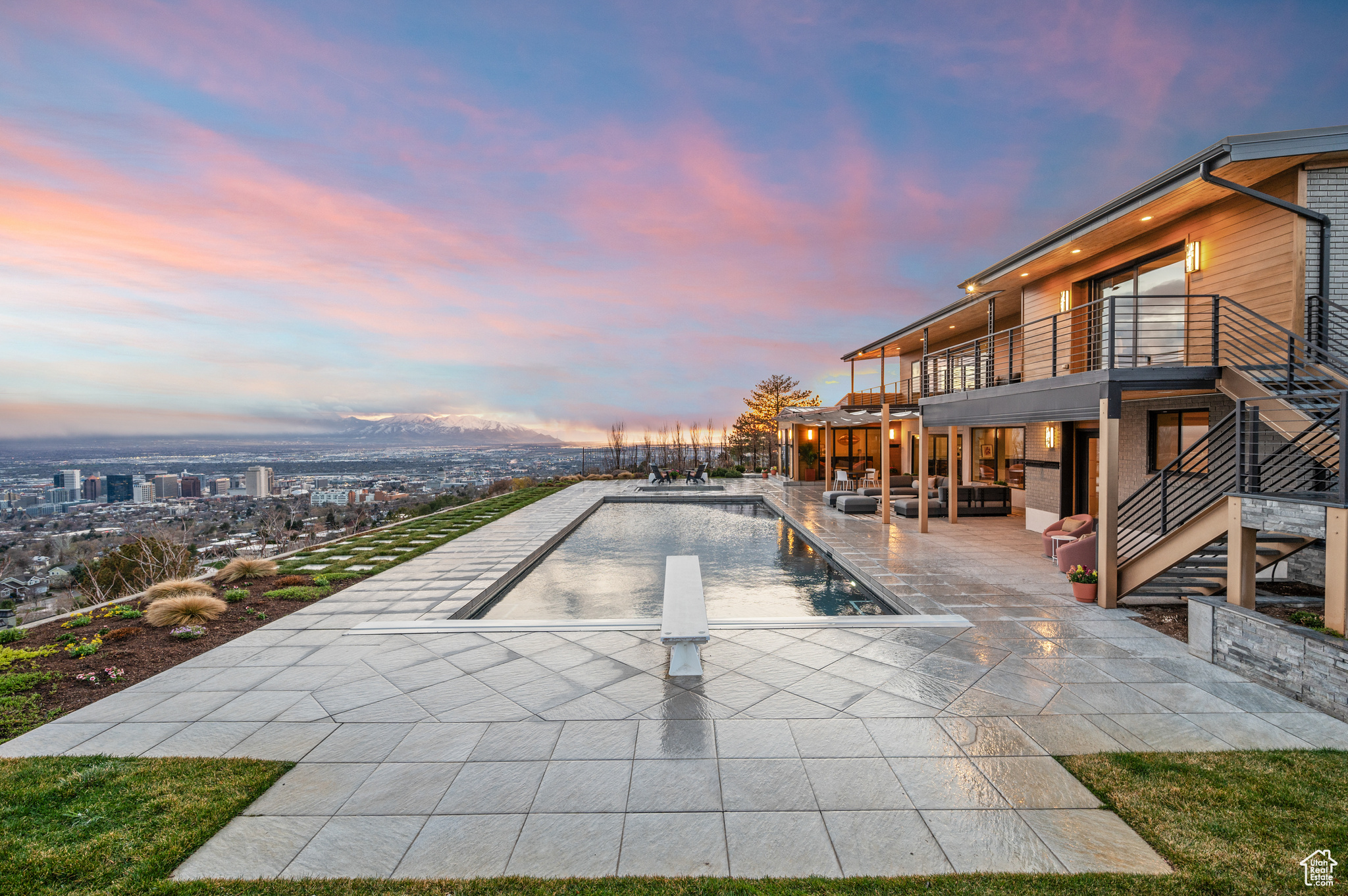 828 E Northcrest Dr, Salt Lake City, Utah image 2
