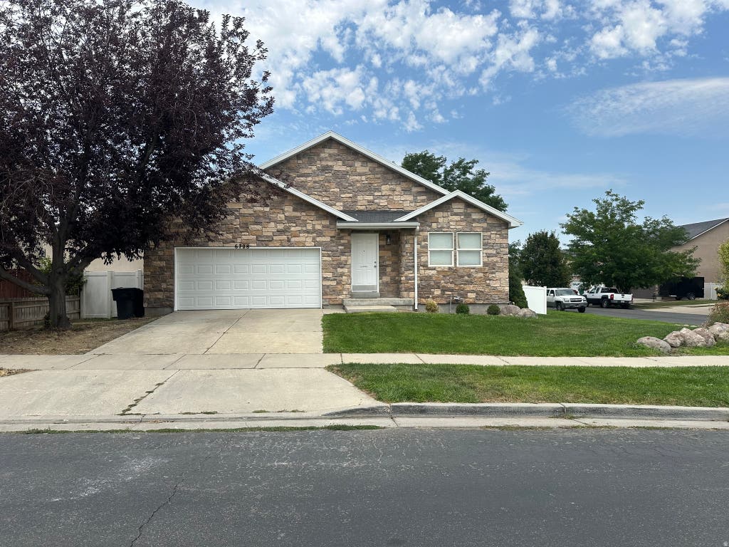 Photo of 6728 W OAK VISTA DR, West Jordan, UT 84081 (MLS # 2181683)