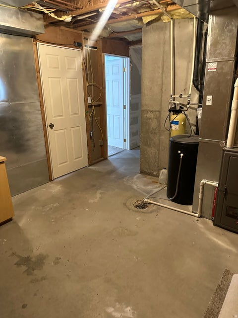 Tiny photo for 6728 W OAK VISTA DR, West Jordan, UT 84081 (MLS # 2181683)
