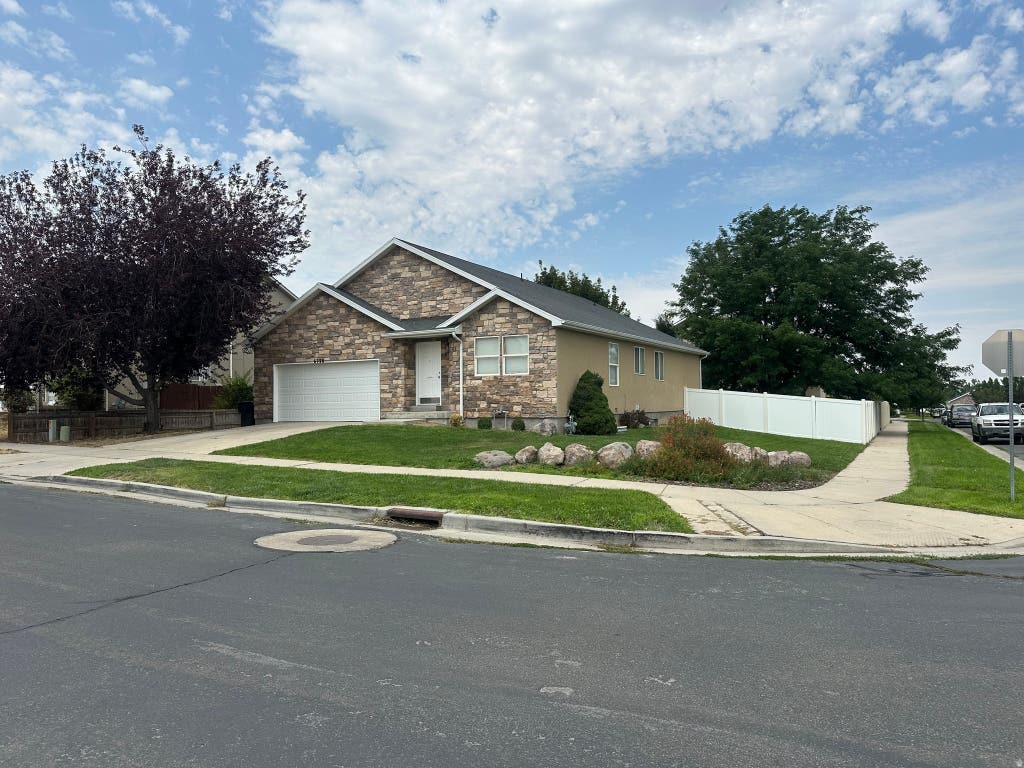 Photo of 6728 W OAK VISTA DR, West Jordan, UT 84081 (MLS # 2181683)