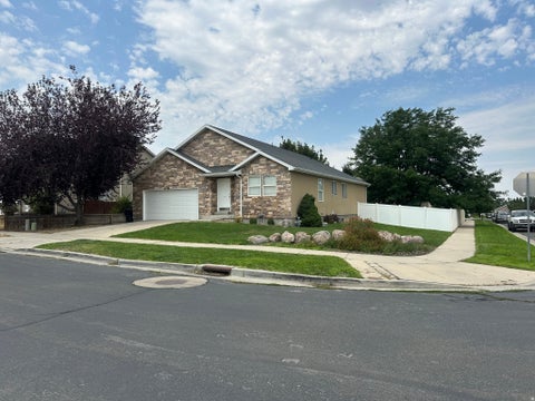 Tiny photo for 6728 W OAK VISTA DR, West Jordan, UT 84081 (MLS # 2181683)