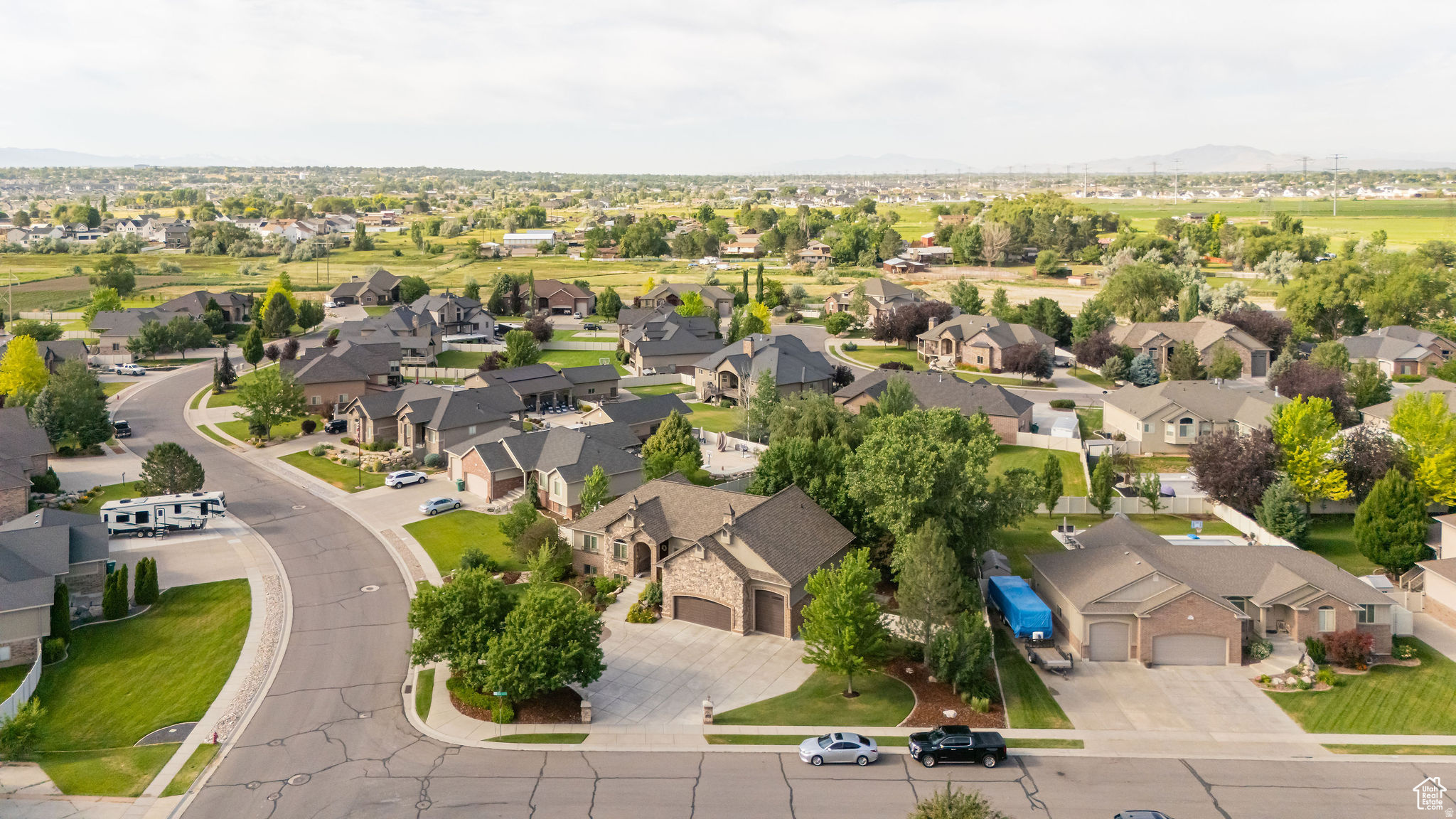 WINDSOR FARMS - Residential