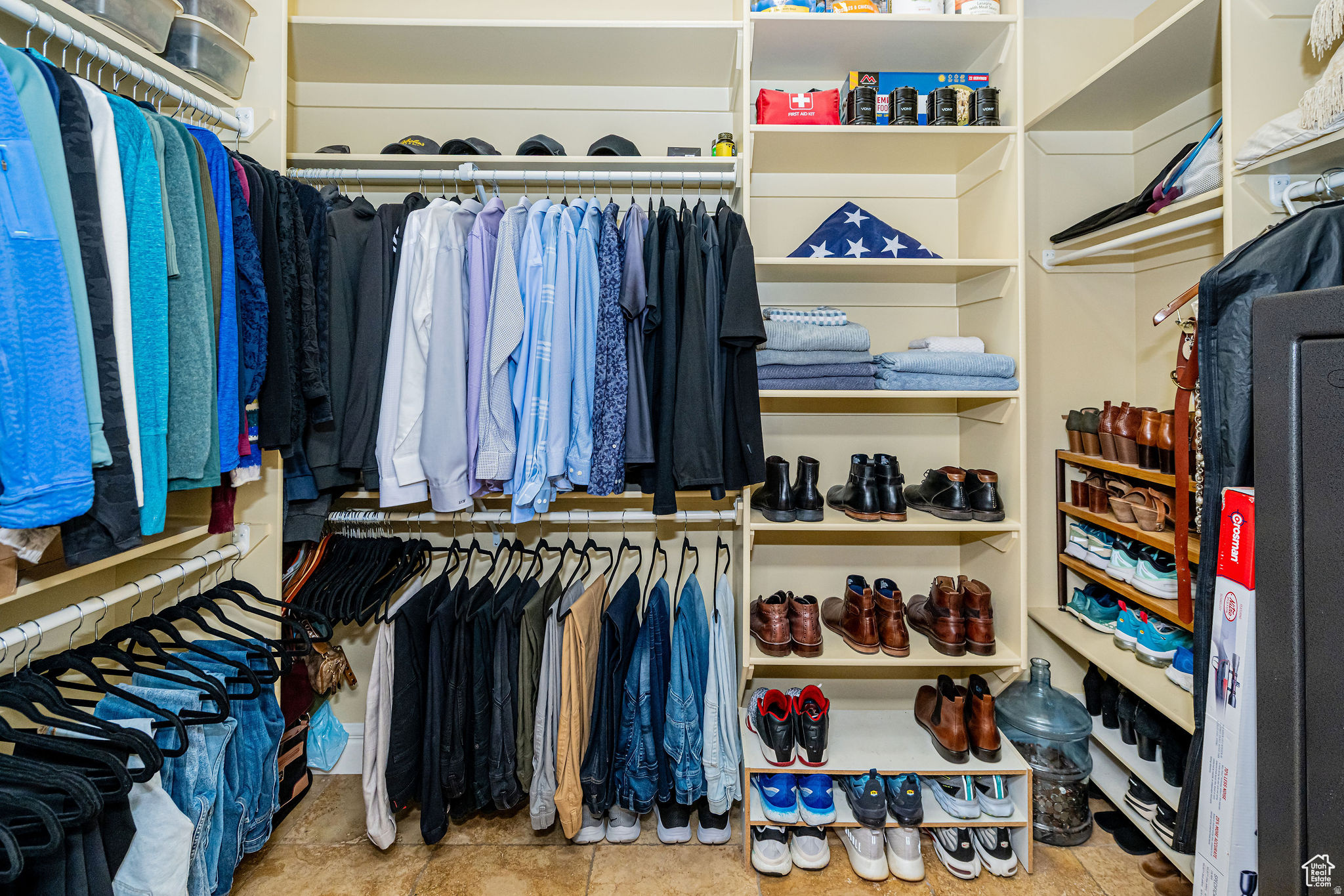 WINDSOR FARMS - Residential