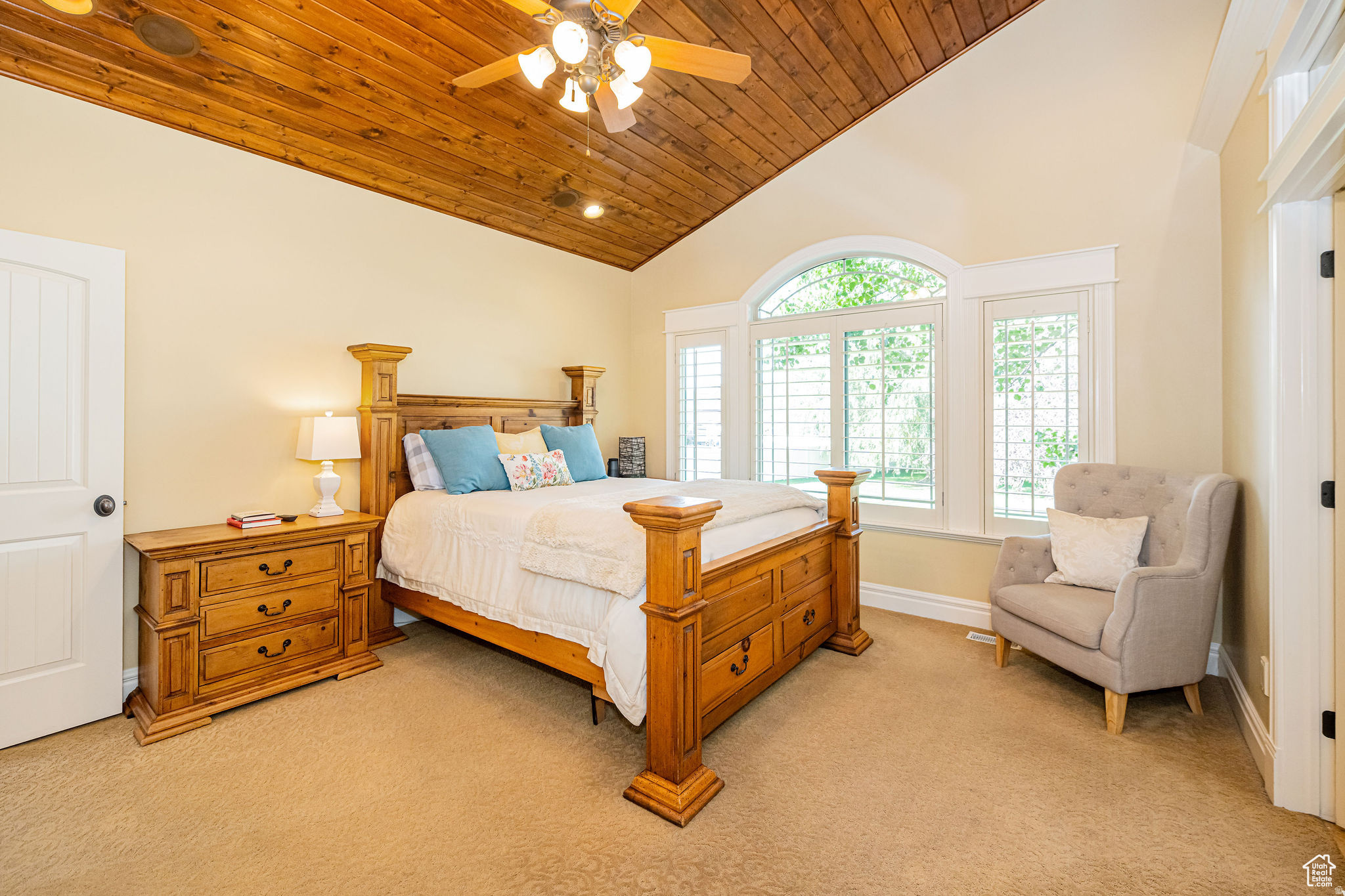 WINDSOR FARMS - Residential